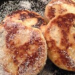Welsh cakes with powdered sugar